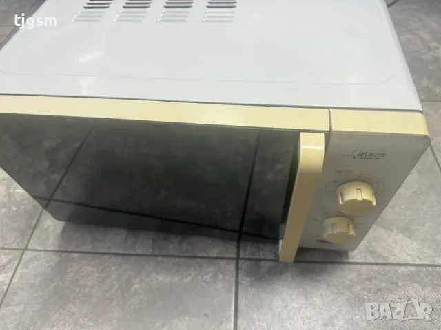 Микровълнова с грил  Zanussi ZM21M4  700W 21l, снимка 4 - Микровълнови - 49320170