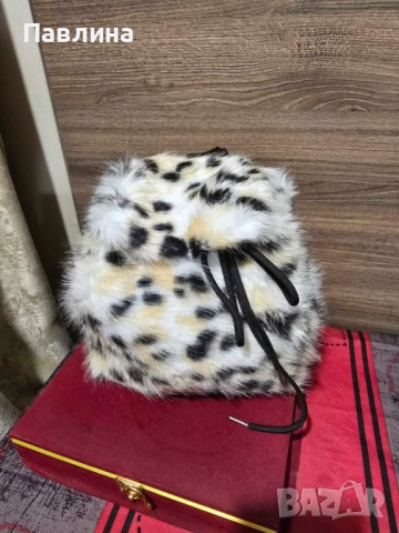 Дамска пухена нова раница