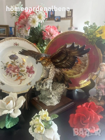 Порцеланова скулптура G. Armani Florence – Сокол, Италия, сертификат, снимка 12 - Декорация за дома - 54118168