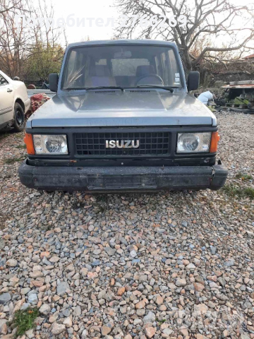 Isuzu Trooper 2.3 бензин, снимка 1 - Автомобили и джипове - 44926287