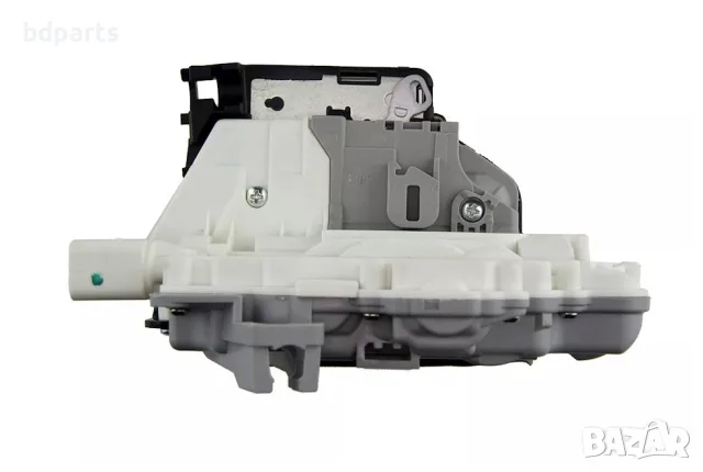 Брава за задна дясна врата VW, Passat B6, Tiguan 5N, Audi A4 A5 Q5 Q7,, снимка 4 - Части - 56142150