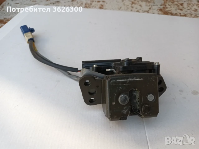 Брава за Тойота Авенсис Т25 , снимка 2 - Части - 51369868