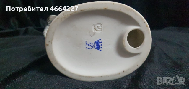 Рядък баварски порцелан:  Фигура "Червеногушка върху шишарки"- Gisela Keilhauer, снимка 6 - Колекции - 54092318