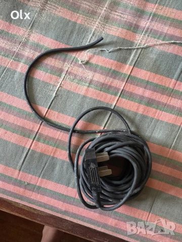 Стари зарядни за телефони, кабел за телефон с шайба