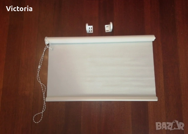 Бяла ролетна щора