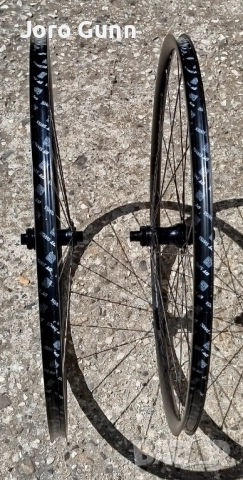 Капли DT Swiss R470, 28"/Бартер, снимка 3 - Велосипеди - 51537940