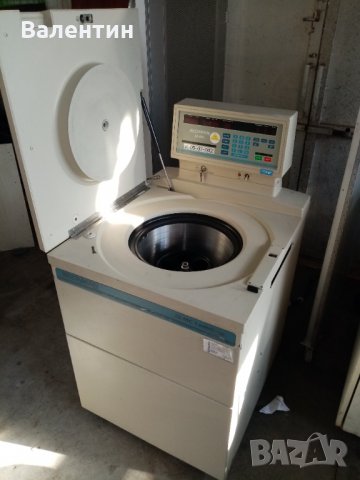 Високо скоростна лобораторна цинтеофуга Beckman Coulter J2-MC Подова супер скоростна центрофуга