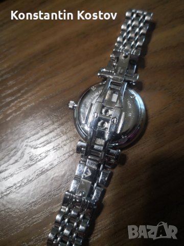 Оригинален дамски часовник Emporio/Armani, снимка 3 - Луксозни - 37526720