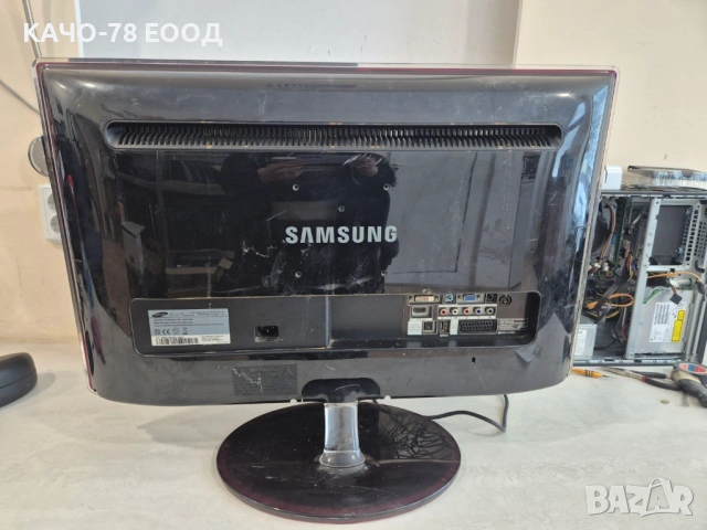 Монитор Samsung P2770HD - за части, снимка 2 - Монитори - 53322646