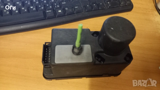 Вакуум помпа централно заключване за Фолксваген Пасат В4 и Голф 3 1H0 962 257 E