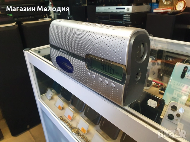 Радио Grundig Music Boy 51 В отлично техническо и визуално състояние., снимка 7 - Радиокасетофони, транзистори - 49430341