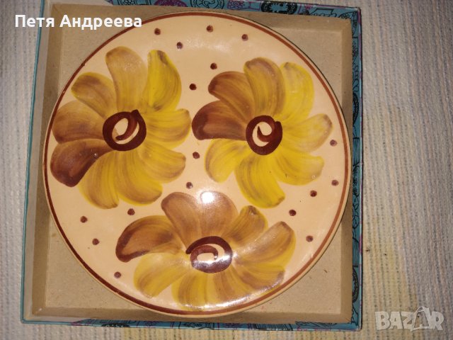 Декоративна порцеланова чиния, снимка 2 - Декорация за дома - 37771147