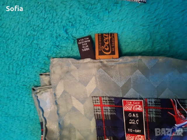 Кока Кола колекция/Подарък: Коприна нови шалове Соса-Cola 90-те години, снимка 9 - Други ценни предмети - 31599071