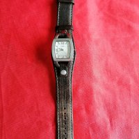 Дамски Часовник  FOSSIL, снимка 2 - Антикварни и старинни предмети - 40365126
