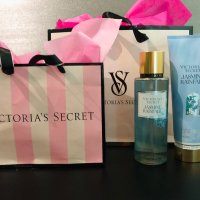 Victoria’s Secret комплект парфюмен спрей и лосион за тяло, снимка 1 - Дамски парфюми - 41675406
