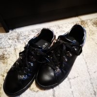 Обувки Guess, снимка 3 - Дамски ежедневни обувки - 38303016