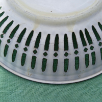 Стара емайлирана чиния 1957г, снимка 5 - Чинии - 36426923