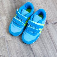Adidas детски маратонки номер 21, снимка 1 - Детски маратонки - 37418626