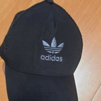 Adidas-Много Запазена , снимка 14 - Шапки - 36446242