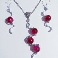 Разкошен комплект бижута в рубинено червено с орнаменти в цвят Сребро, снимка 1 - Бижутерийни комплекти - 35638749