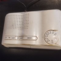 Радио будилник , снимка 3 - Радиокасетофони, транзистори - 39441946