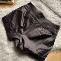 Сатенени къси панталонки, снимка 3 - Къси панталони и бермуди - 39460140