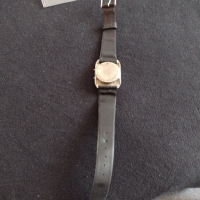 Ретро модел дамски часовник от соца много красив с кожена каишка за колекция Арт - 26783, снимка 5 - Дамски - 36550079
