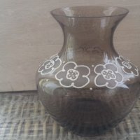 Три различни вазички кафяво стъкло с украса на ръка, снимка 4 - Вази - 30053391