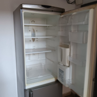 Хладилник с фризер LG (No Frost), снимка 2 - Хладилници - 44926090