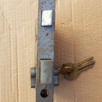 Гаражна брава,патрон с 3 ключа, снимка 2 - Гаражни врати - 44499503