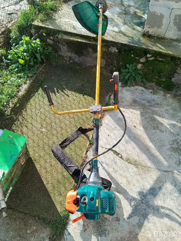 Продавам мощен трион за косене, снимка 1