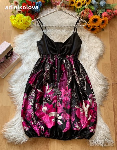 Сатенена рокля балон, снимка 1