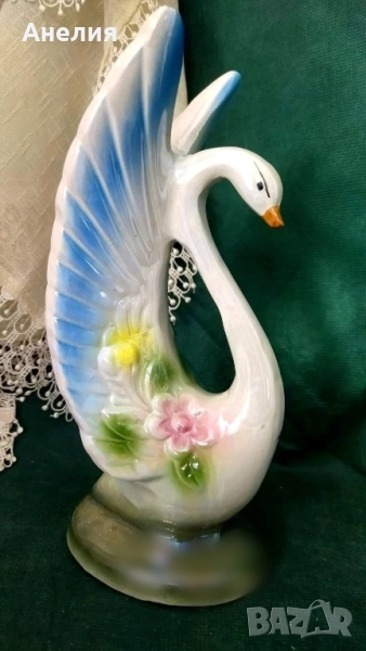 Лебед цветен висок, снимка 1
