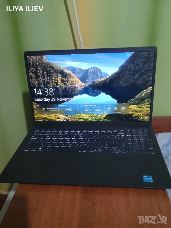 Нов Лаптоп Dell Vostro 3530, снимка 1