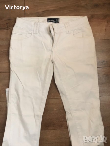 Бели дънки Bershka, снимка 1