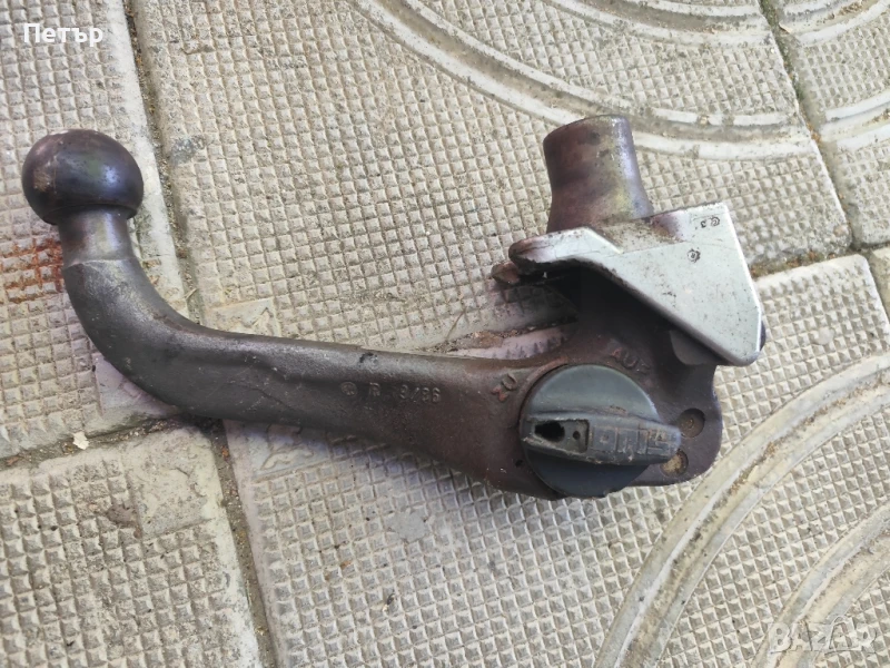 Автоматична кука теглич за Мерцедес 124 Е класа, снимка 1