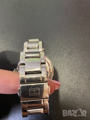 Дамски часовник Tomy hilfiger като нов, снимка 3 - Дамски - 36761237