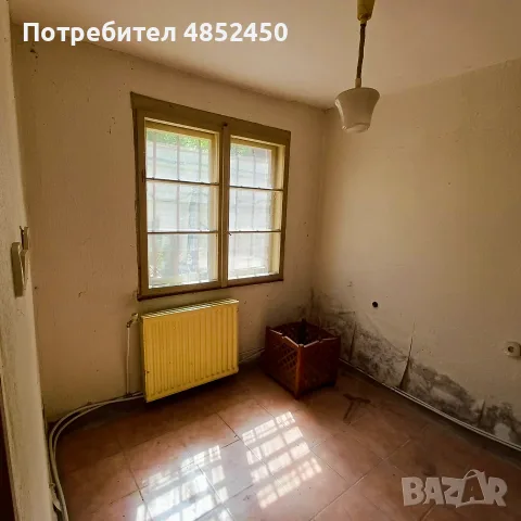Продавам първия етаж от къща в с. Бръшляница | 80 кв.м + двор 1710 кв.м  11 990 €, снимка 12 - Къщи - 56078326