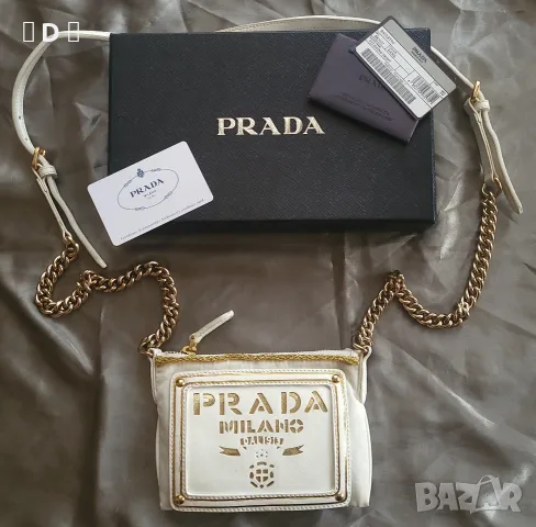 PRADA оригинална малка чантичка, снимка 14 - Чанти - 54498785