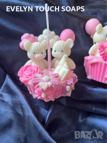 Свещ „Мечета с балони“ – в розова капкейк основа, снимка 10 - Декорация за дома - 51782795