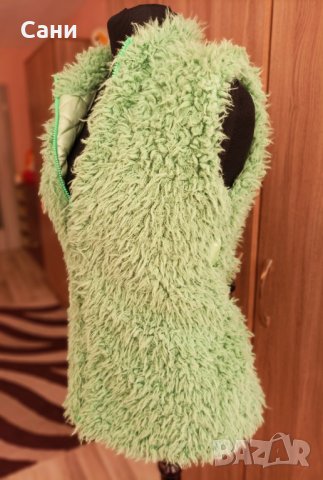 Пухено елече , снимка 2 - Елеци - 40607357