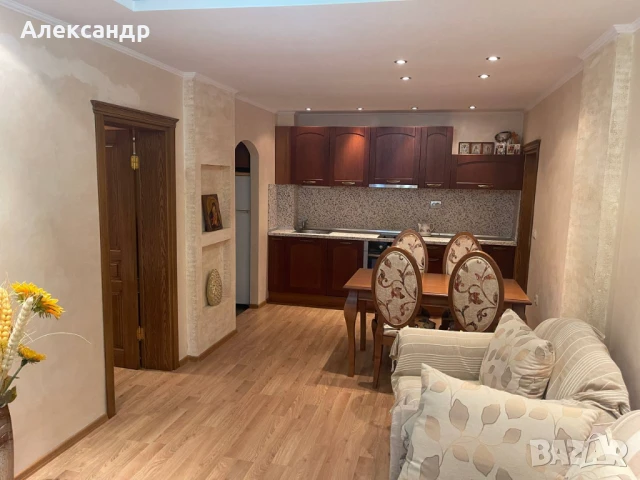 Продава се 3-стаен апартамент в центъра на Бургас, снимка 8 - Апартаменти - 50854807