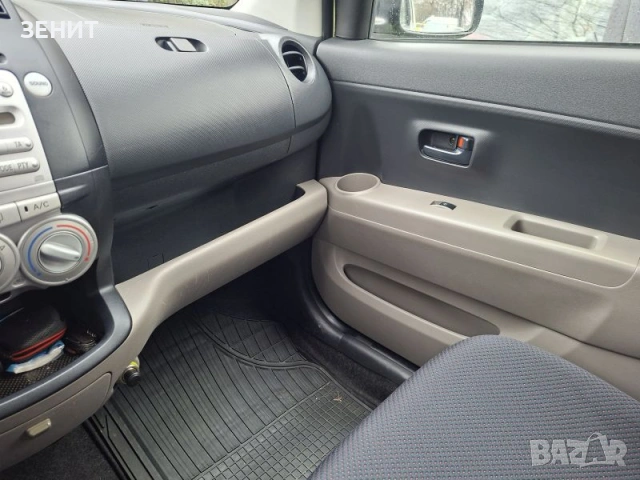 Продава се Дайхатсу Сирион, снимка 8 - Автомобили и джипове - 53958393