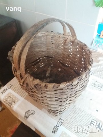 Стара плетена кошница, снимка 1 - Антикварни и старинни предмети - 23923630