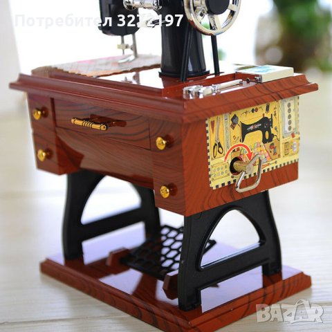 Винтидж музикалнa кутя - Шевна машина с ръчна манивела , снимка 6 - Декорация за дома - 42284338