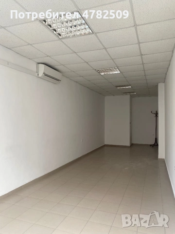 Отдава се ПОМЕЩЕНИЕ под наем, снимка 3 - Офиси - 54030506