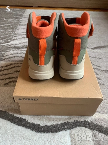 Детски Боти Adidas 30 1/2 НОВИ, снимка 4 - Детски боти и ботуши - 53946249