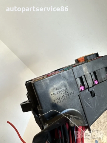 Кутия с предпазители за Volkswagen Touareg 3.0 Tdi (2009) 7L0941828A, снимка 2 - Части - 54164958