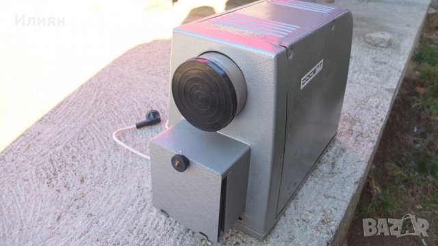 Прожекционен апарат , снимка 3 - Антикварни и старинни предмети - 31380454