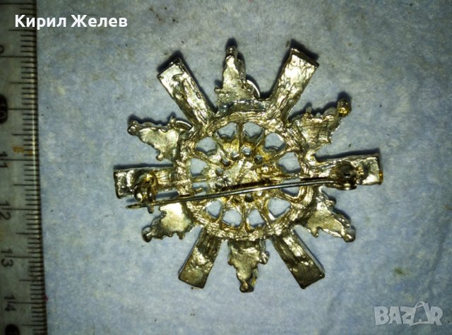 ПРЕКРАСНА СРЕБРИСТА АЖУРНА РЕТНО АРТ БРОШКА ИНКРУСТИРАНА с ИСКРЯЩИ ФАСЕТИРАНИ ЗЕЛЕНИ КРИСТАЛИ 17923, снимка 4 - Други - 42090466